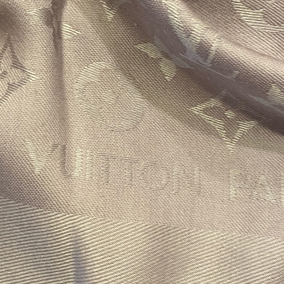 Authentic Louis Vuitton Monogram Scarf - Picture 11 of 14